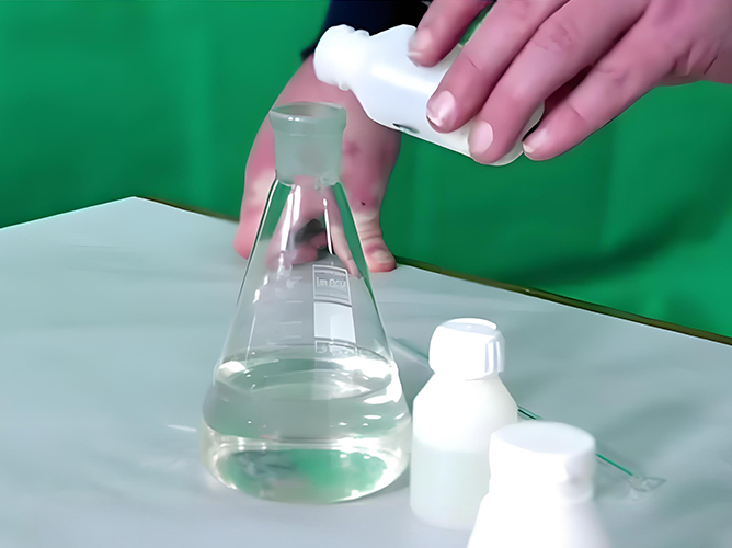 电子氟化液的寿命主要受哪些因素影响？如何判断其需要更换？