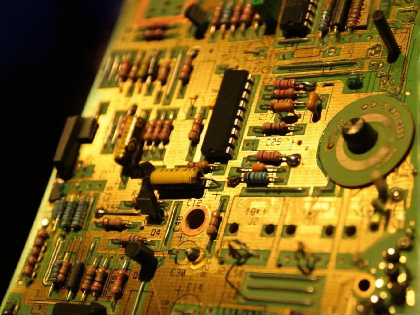 纳米防水涂层是否改变电路板的阻抗特性，影响高频信号完整性？