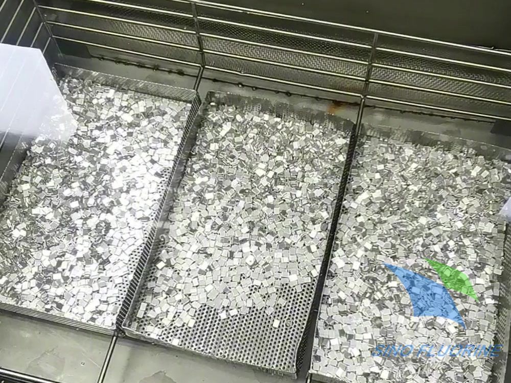 精密电子清洗为何离不开氟化液？